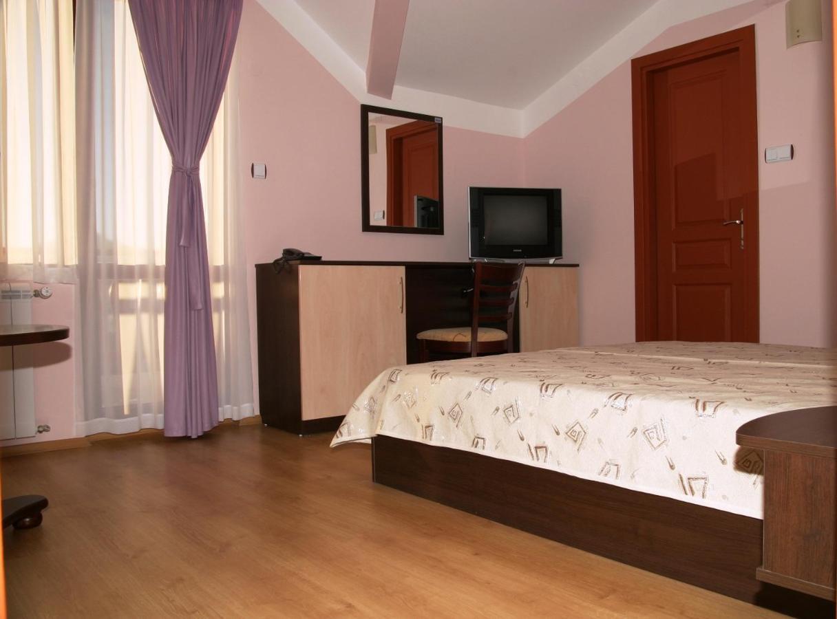Boryka Family Hotel Asikoria Екстер'єр фото